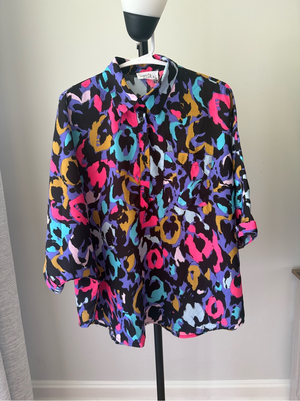 Emily Wonder Abstract Print Blouse Size S NWT